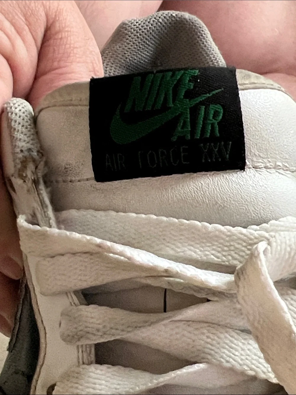 Nike Low-Top Sneakers in White, Black & Green *Rare* Sz 9.5 Air Force 1